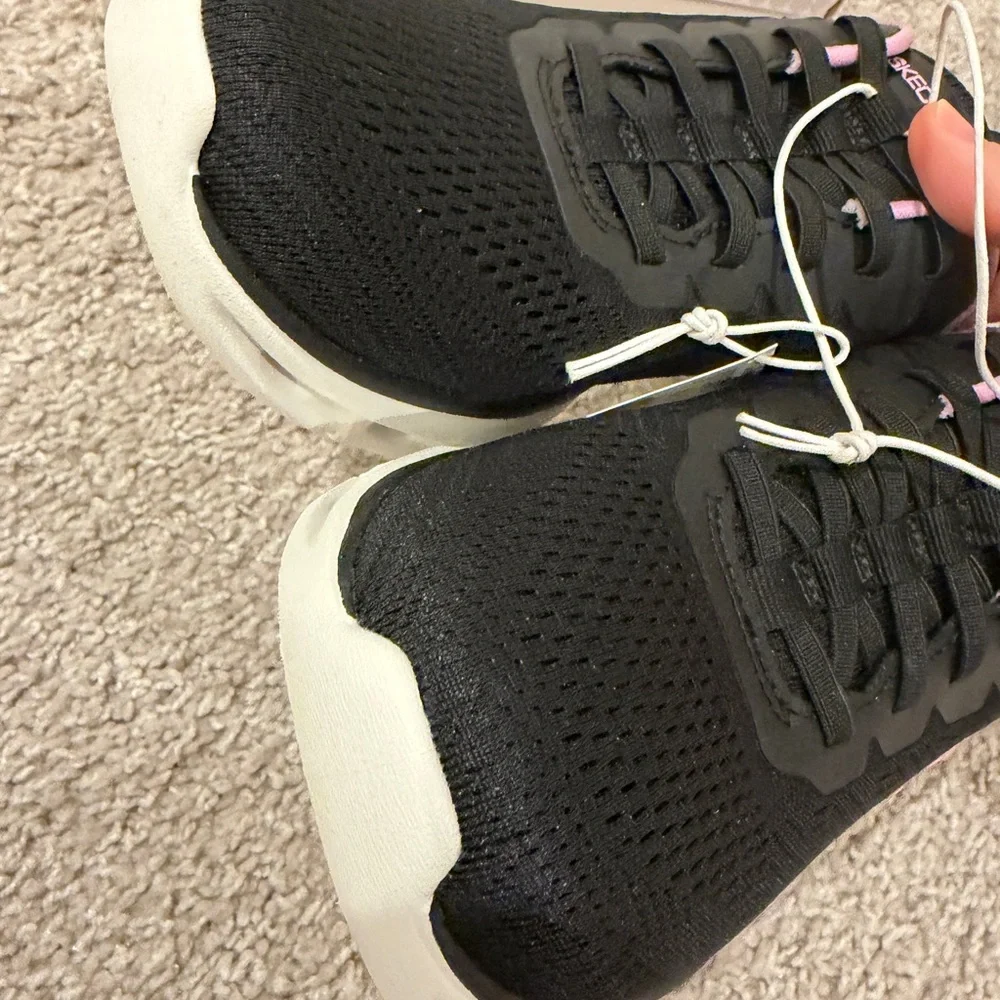 NEW Skechers Women's Glide Step Sneaker - Picture 4 of 7